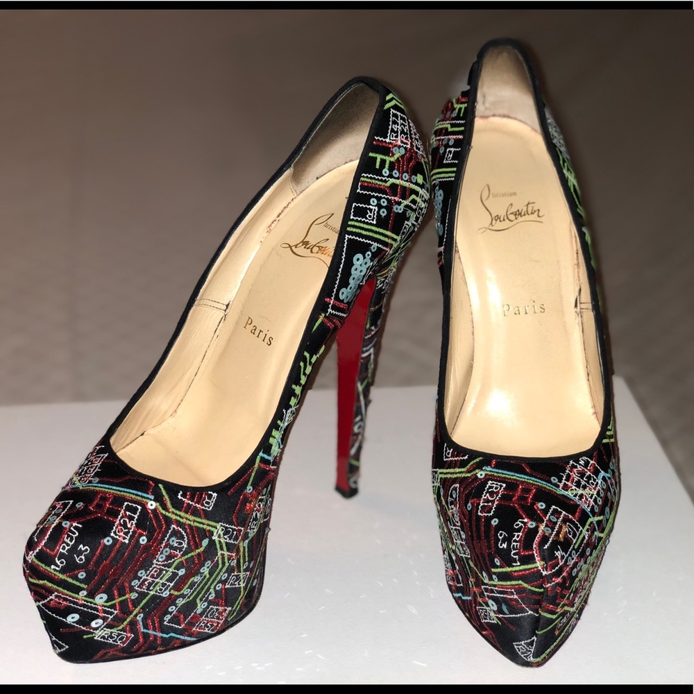 AUTHENTIC Christian Louboutin Daffidil geek pumps